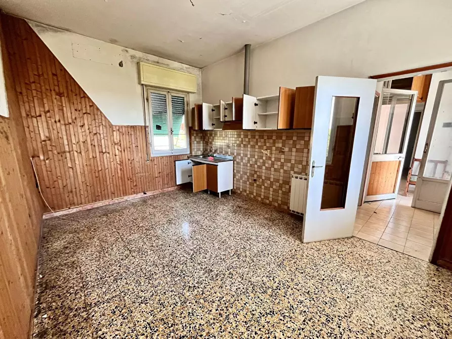 Immagine 12 di Appartamento in vendita  a Massa