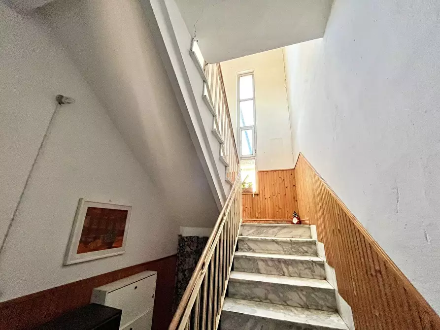 Immagine 11 di Appartamento in vendita  a Massa