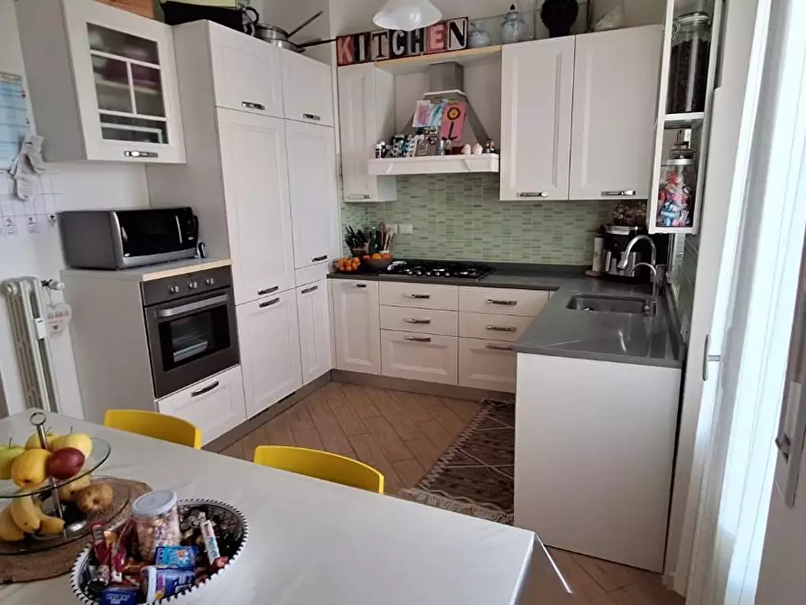 Immagine 4 di Appartamento in vendita  a Livorno