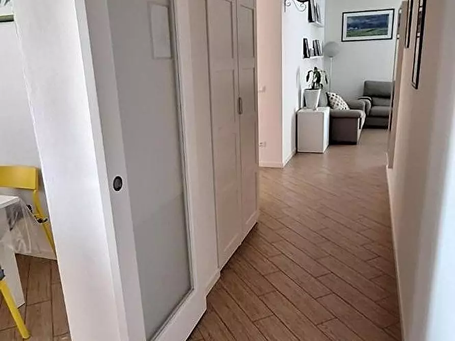 Immagine 11 di Appartamento in vendita  a Livorno