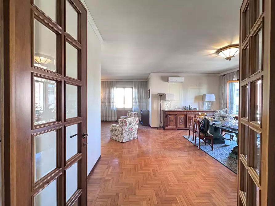 Immagine 7 di Villa in vendita  a Empoli
