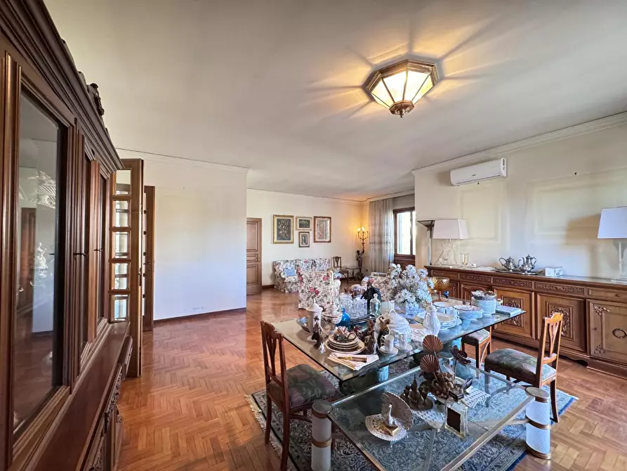 Immagine 6 di Villa in vendita  a Empoli