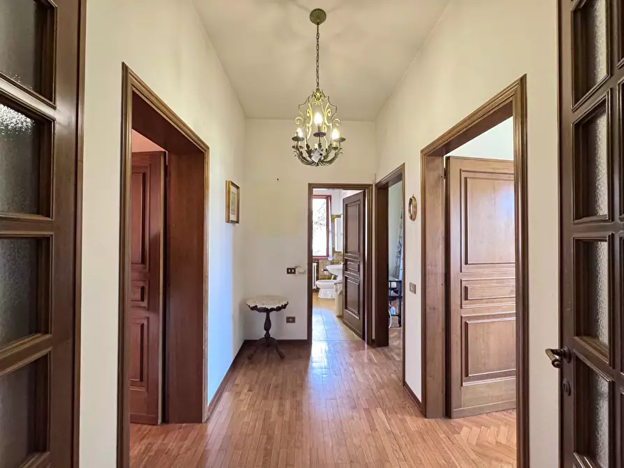 Immagine 18 di Villa in vendita  a Empoli