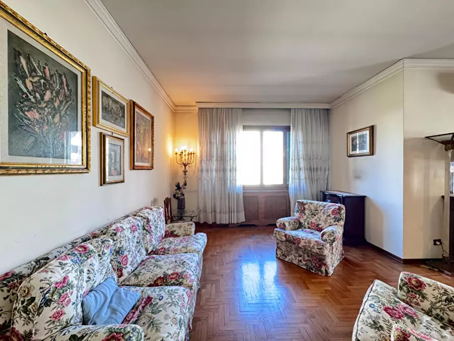 Immagine 5 di Villa in vendita  a Empoli