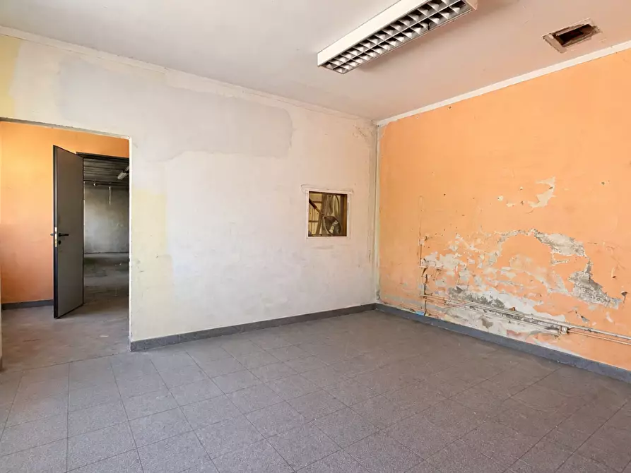 Immagine 10 di Attività artigianale in vendita  a Castelfiorentino