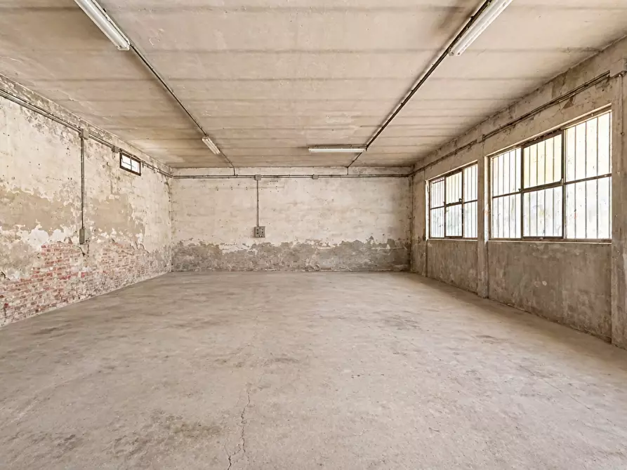 Immagine 4 di Attività artigianale in vendita  a Castelfiorentino