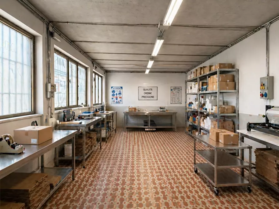 Immagine 13 di Attività artigianale in vendita  a Castelfiorentino