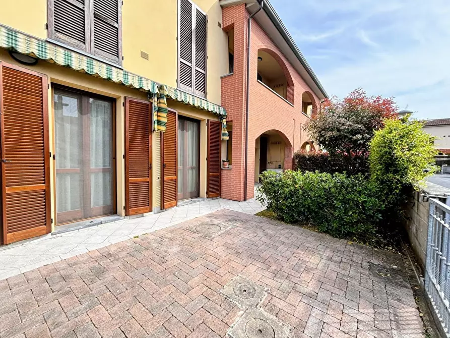Immagine 2 di Appartamento in vendita  a Cascina