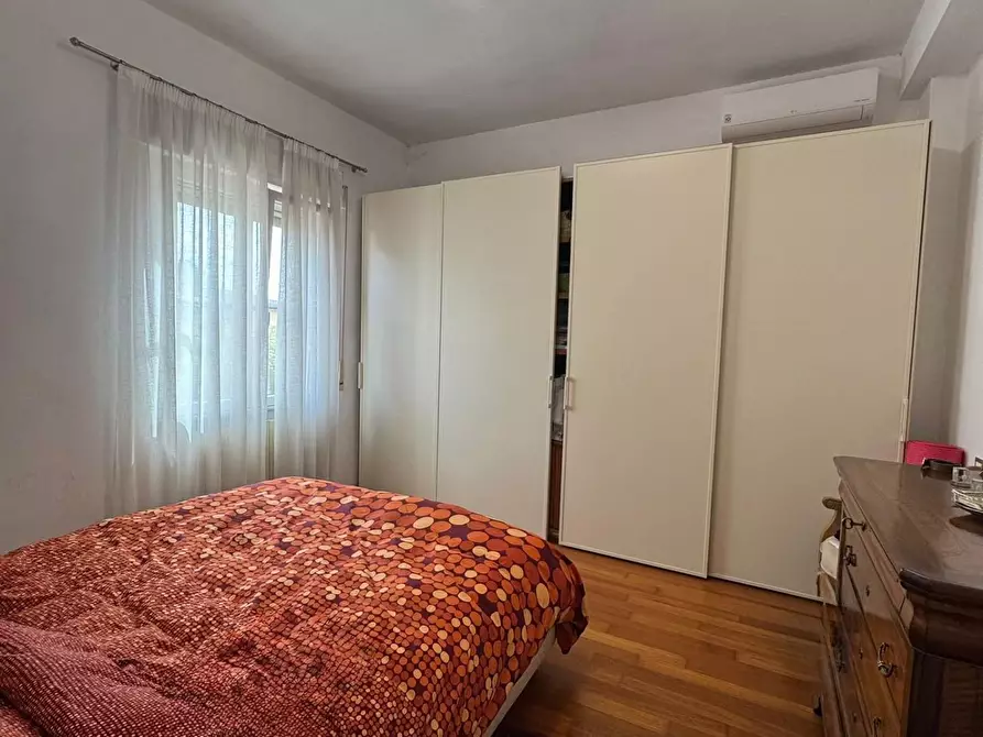 Immagine 11 di Appartamento in vendita  a Pisa