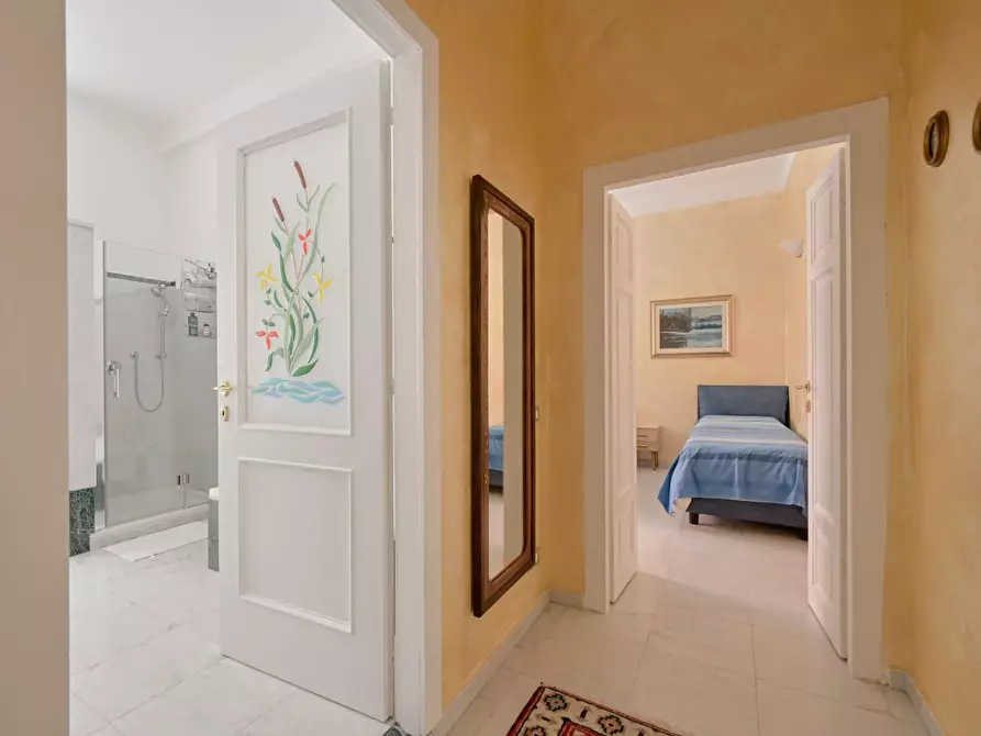 Immagine 17 di Appartamento in vendita  a Carrara
