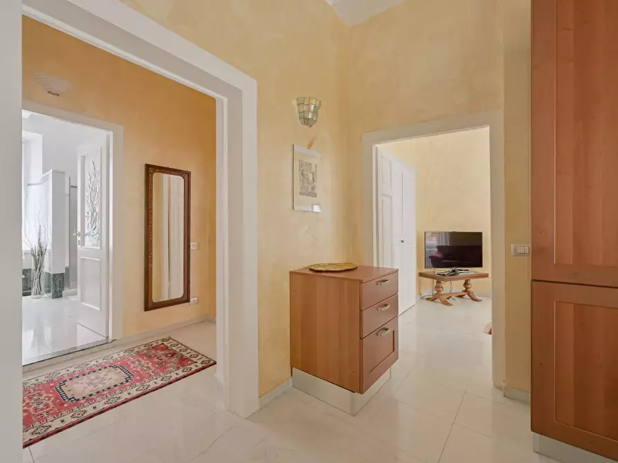 Immagine 10 di Appartamento in vendita  a Carrara