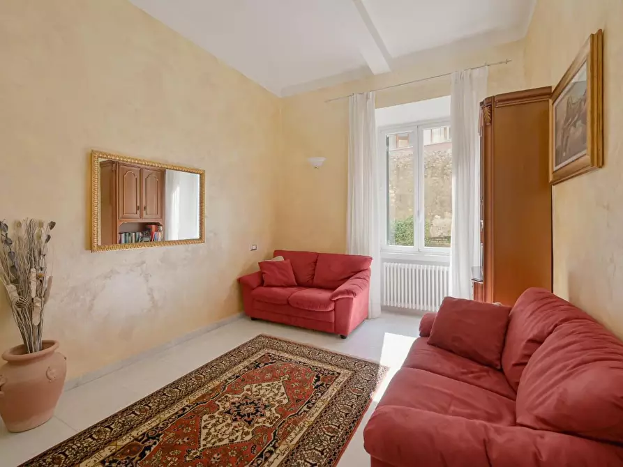 Immagine 3 di Appartamento in vendita  a Carrara