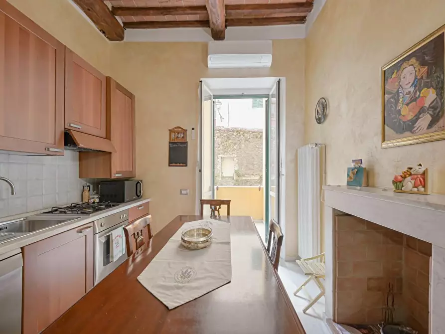 Immagine 9 di Appartamento in vendita  a Carrara