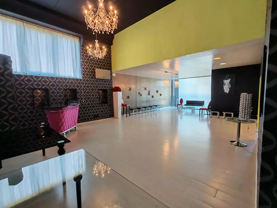 Immagine 2 di Capannone industriale in vendita  a Ponsacco