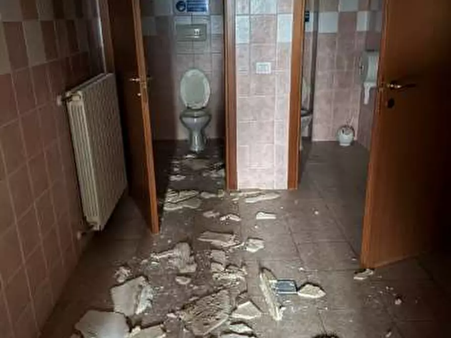 Immagine 15 di Attività artigianale in vendita  a Cavenago D'adda