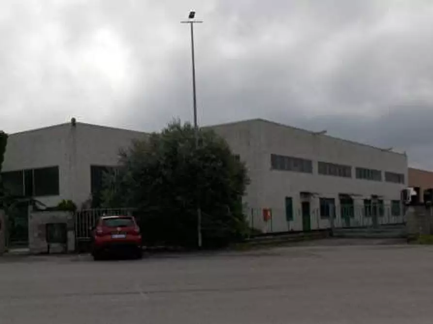Immagine 2 di Attività artigianale in vendita  a Cavenago D'adda