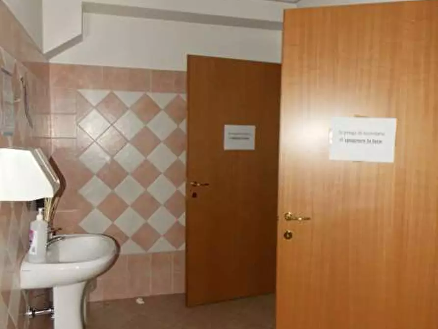 Immagine 10 di Attività artigianale in vendita  a Cavenago D'adda
