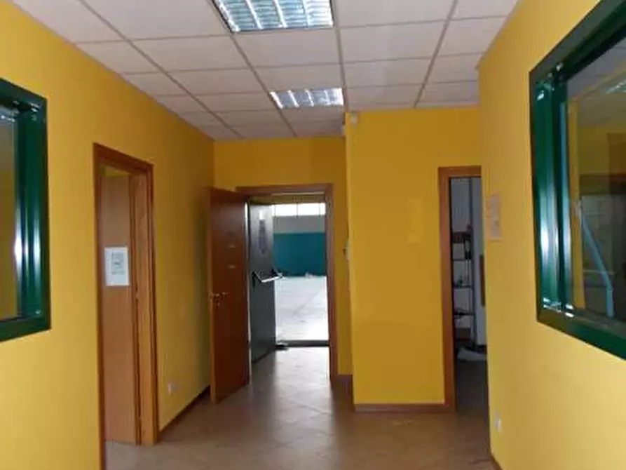 Immagine 4 di Attività artigianale in vendita  a Cavenago D'adda