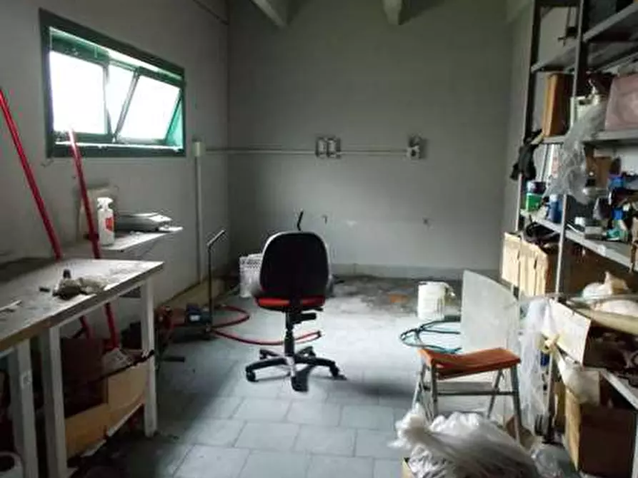 Immagine 18 di Attività artigianale in vendita  a Cavenago D'adda