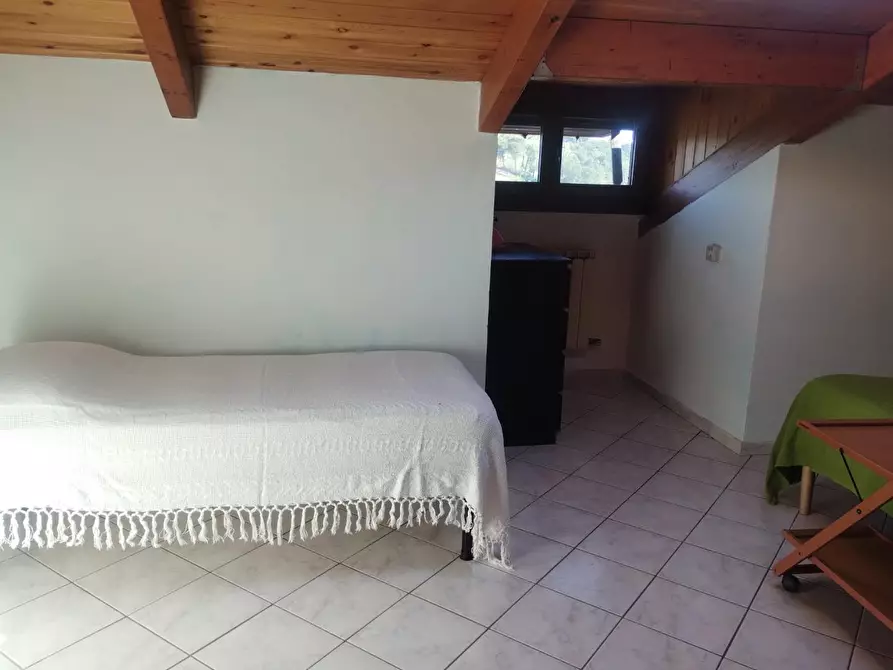 Immagine 11 di Mansarda in vendita  a Lajatico