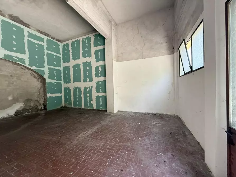 Immagine 7 di Magazzino in affitto  a Siena