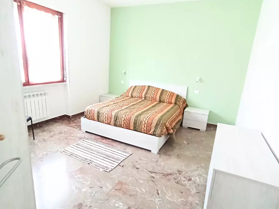 Immagine 4 di Appartamento in affitto  a Carrara