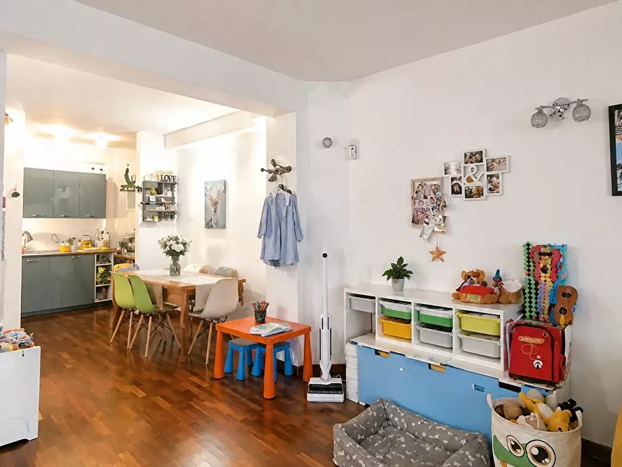 Immagine 2 di Appartamento in vendita  a Livorno