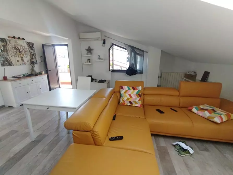 Immagine 1 di Appartamento in vendita  a Massa
