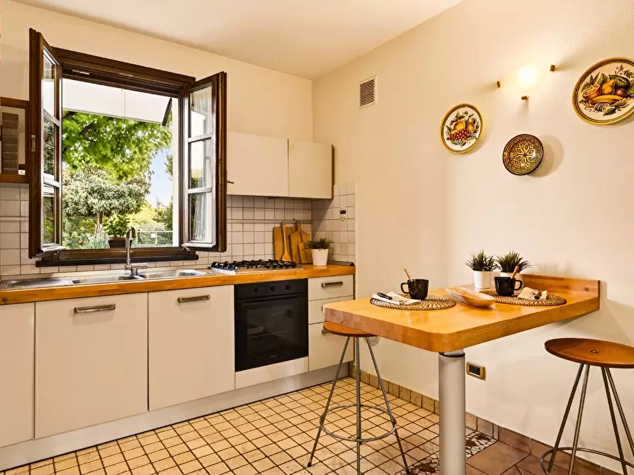 Immagine 8 di Casa bifamiliare in vendita  a Santa Maria A Monte
