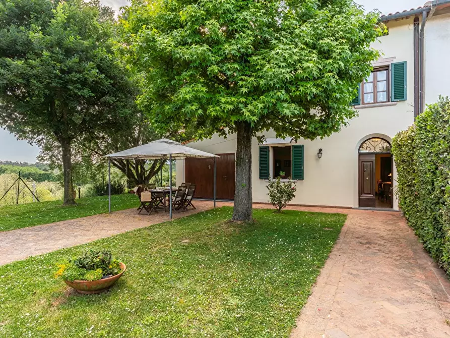 Immagine 1 di Casa bifamiliare in vendita  a Santa Maria A Monte