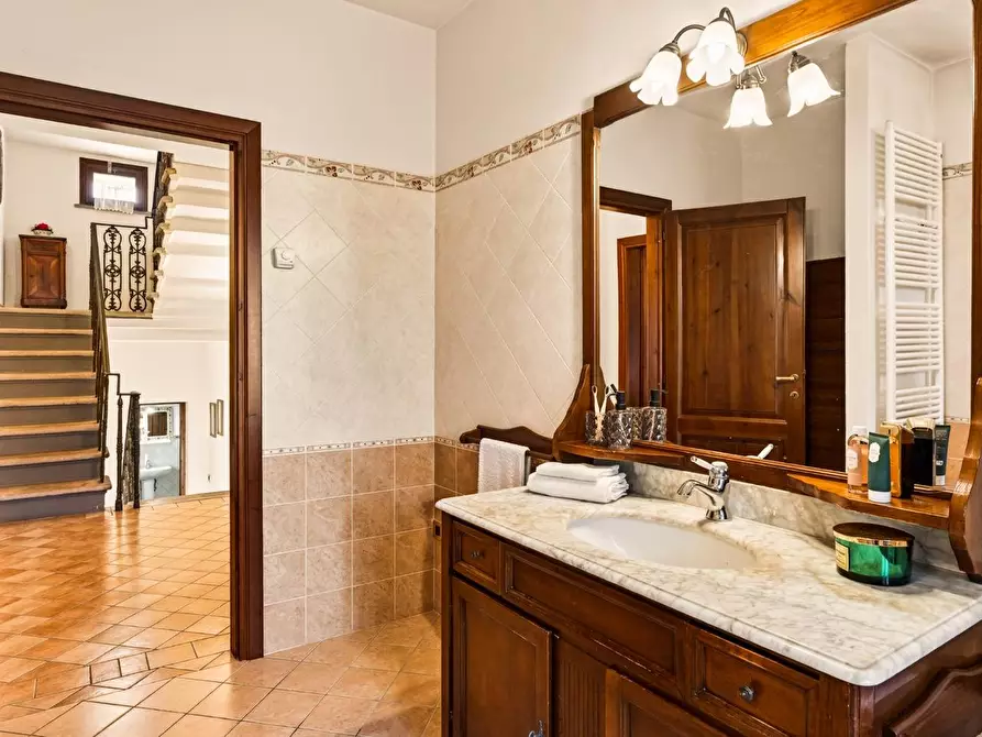 Immagine 32 di Casa bifamiliare in vendita  a Santa Maria A Monte