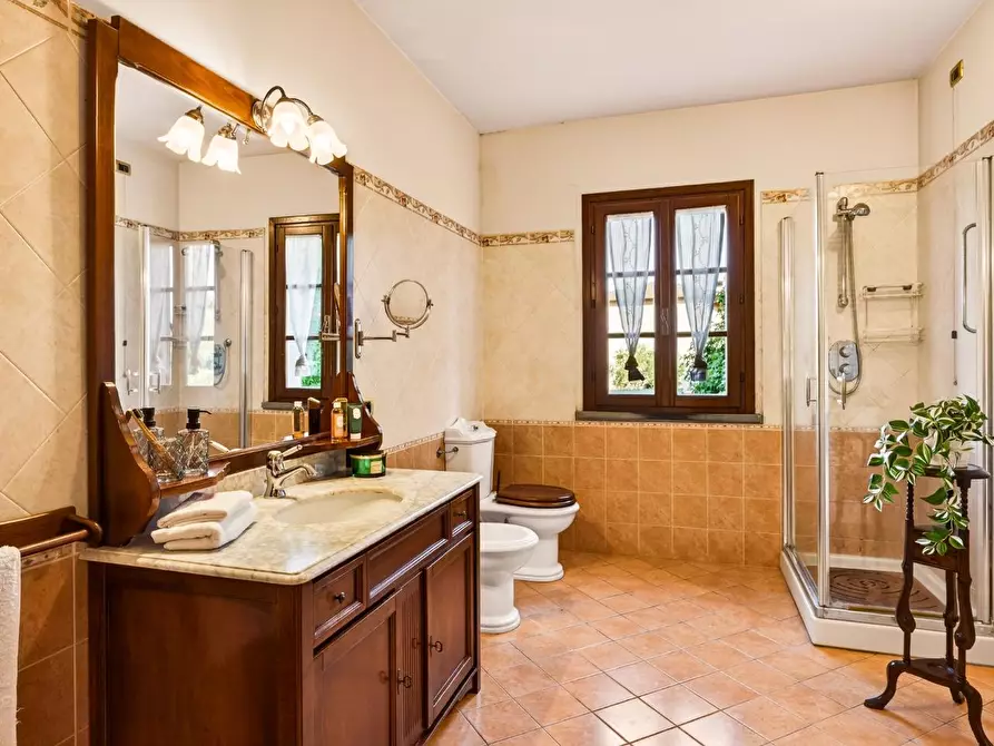 Immagine 31 di Casa bifamiliare in vendita  a Santa Maria A Monte