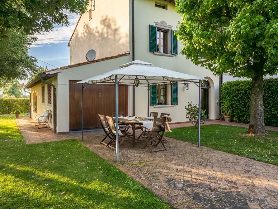 Immagine 2 di Casa bifamiliare in vendita  a Santa Maria A Monte