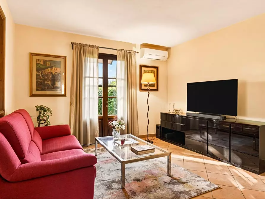 Immagine 13 di Casa bifamiliare in vendita  a Santa Maria A Monte