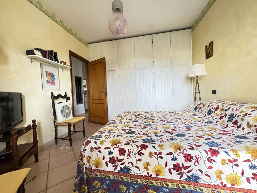 Immagine 11 di Appartamento in vendita  a Massa