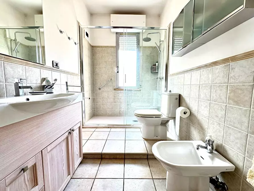 Immagine 13 di Appartamento in vendita  a Massa