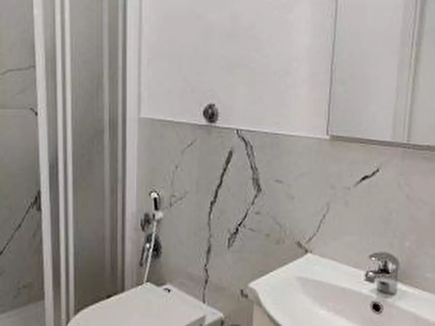 Immagine 13 di Appartamento in vendita  a Livorno