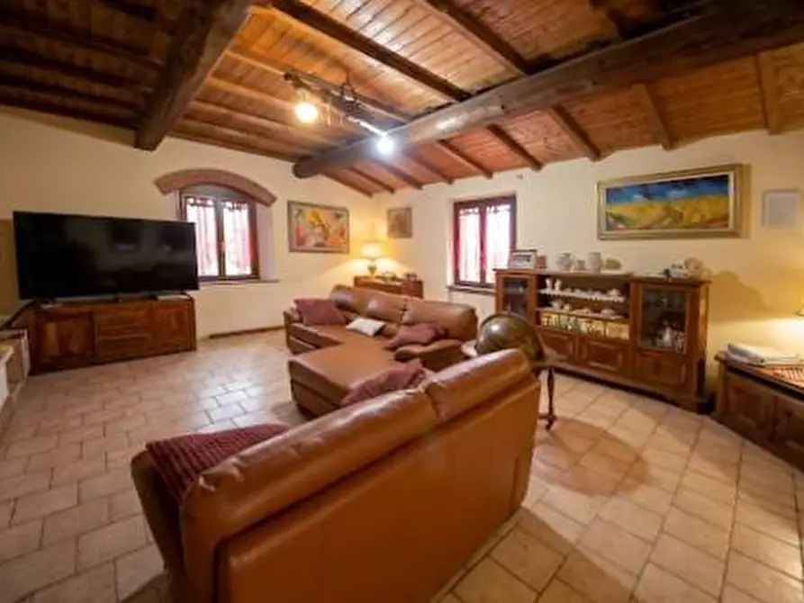 Immagine 20 di Casa colonica in vendita  a Fauglia