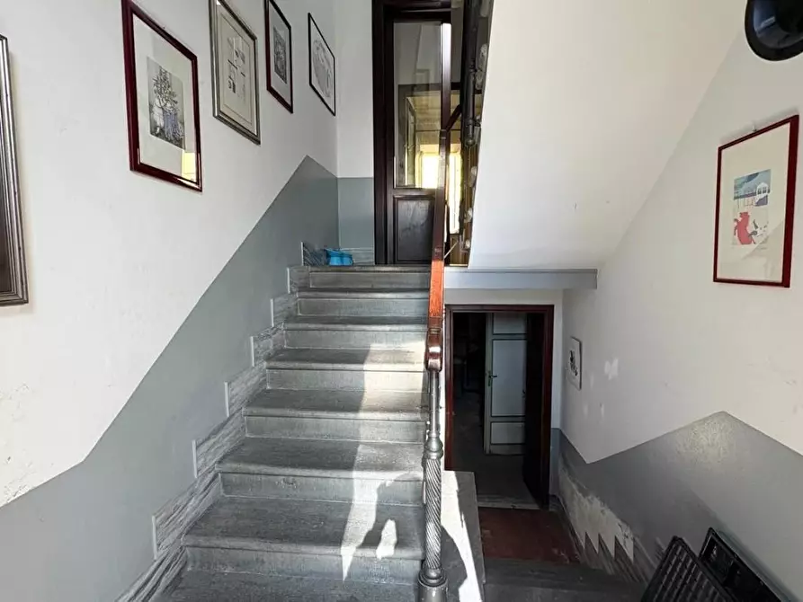 Immagine 9 di Villa in vendita  a Lucca