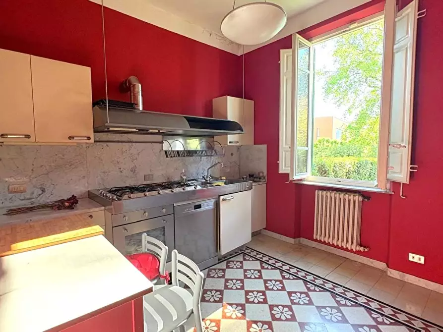 Immagine 6 di Villa in vendita  a Lucca