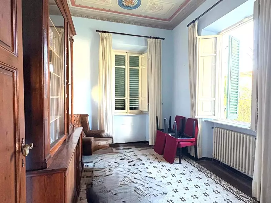 Immagine 3 di Villa in vendita  a Lucca