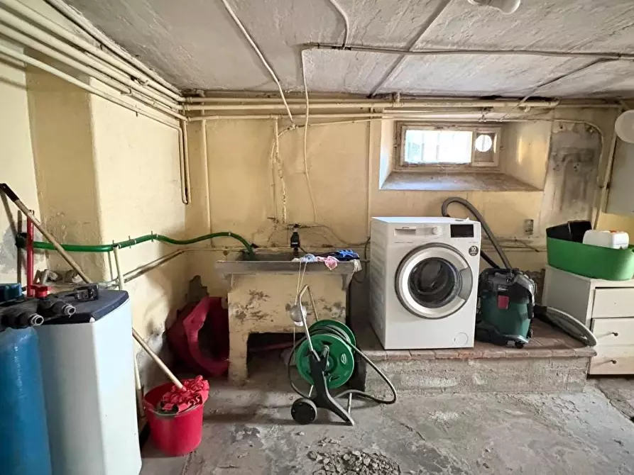 Immagine 24 di Villa in vendita  a Lucca