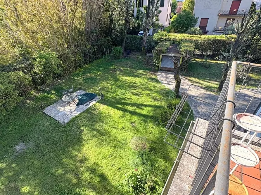 Immagine 22 di Villa in vendita  a Lucca
