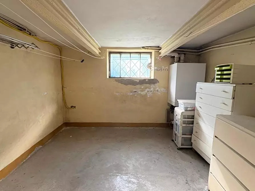 Immagine 23 di Villa in vendita  a Lucca