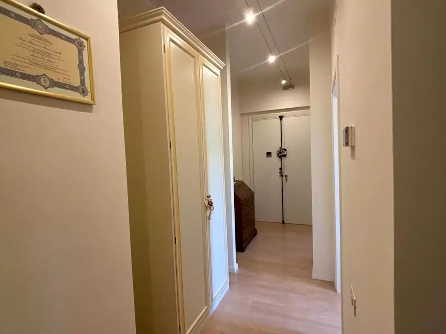 Immagine 7 di Appartamento in vendita  a Siena