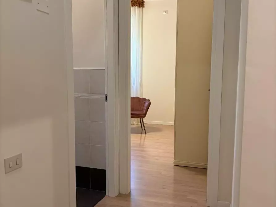 Immagine 8 di Appartamento in vendita  a Siena