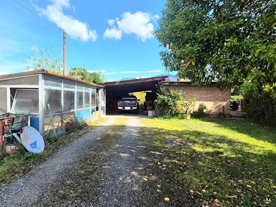 Immagine 9 di Casa bifamiliare in vendita  a Capannori
