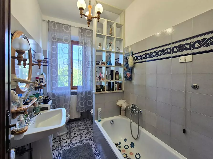 Immagine 25 di Casa bifamiliare in vendita  a Capannori