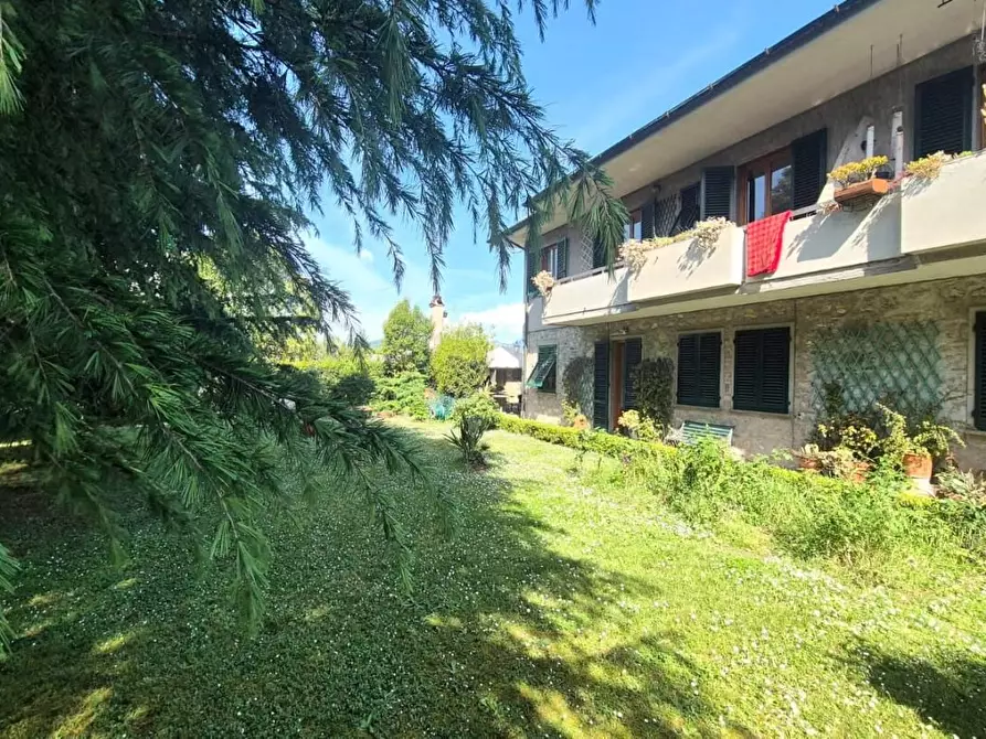 Immagine 2 di Casa bifamiliare in vendita  a Capannori