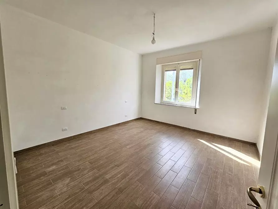 Immagine 11 di Villa in vendita  a Siena